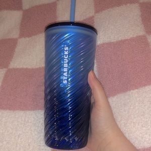 BNWT Starbucks Ombré Blue Twisted Glass Tumbler Limited Edition 18OZ